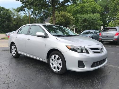Classic Silver Metallic 2012 Toyota Corolla LE