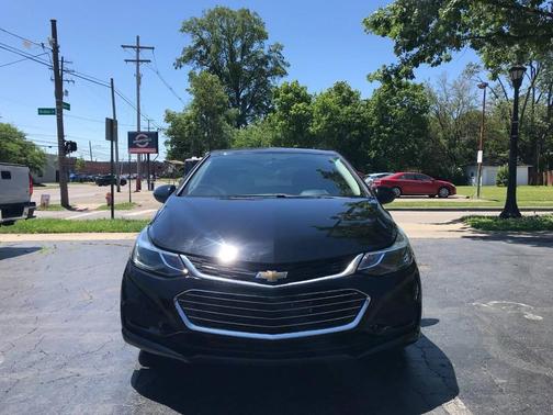Black 2017 Chevrolet Cruze LT