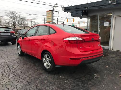 2014 Ford Fiesta SE 4dr Sedan