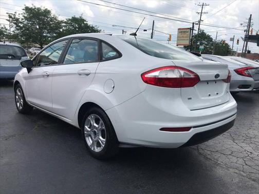 2015 Ford Fiesta SE 4dr Sedan