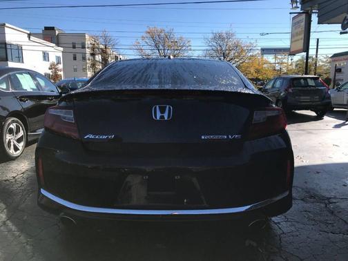 2017 Honda Accord Touring 2dr Coupe