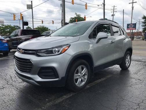 Silver 2019 Chevrolet Trax LT