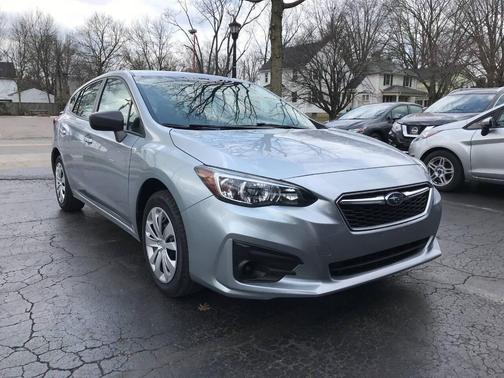 Ice Silver Metallic 2019 Subaru Impreza 2.0i