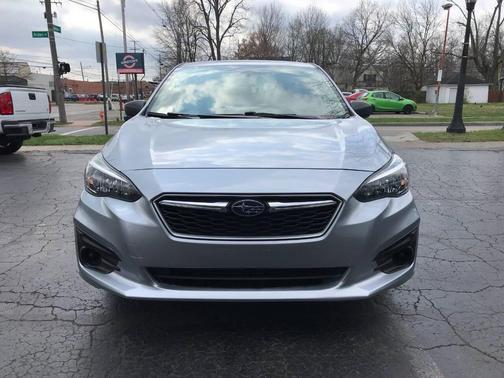 Ice Silver Metallic 2019 Subaru Impreza 2.0i