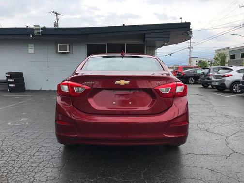 Burgundy 2017 Chevrolet Cruze LT