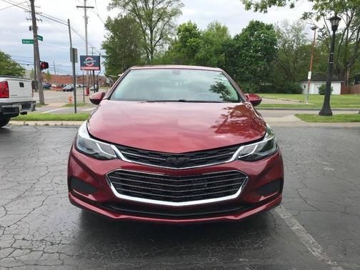 Burgundy 2017 Chevrolet Cruze LT
