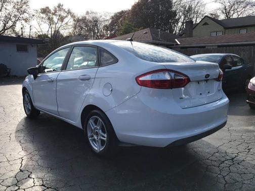 2018 Ford Fiesta SE 4dr Sedan
