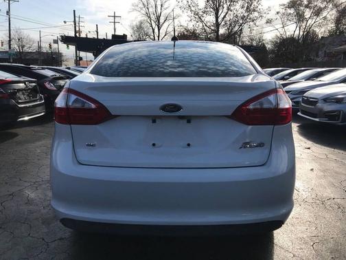 2018 Ford Fiesta SE 4dr Sedan