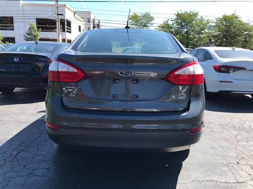 2017 Ford Fiesta SE 4dr Sedan