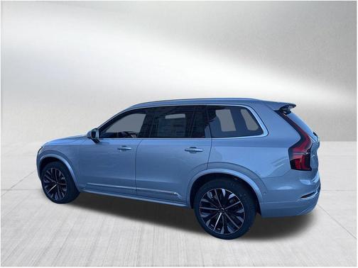 2025 Volvo XC90 B5 Plus