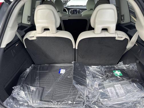 2025 Volvo XC90 B5 Ultra