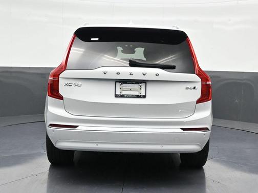 2023 Volvo XC90 B6 Ultimate 7-Seater