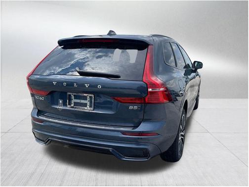 2025 Volvo XC60 B5 Plus