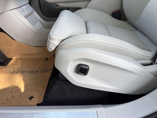 2025 Volvo EX90 Twin Motor Plus