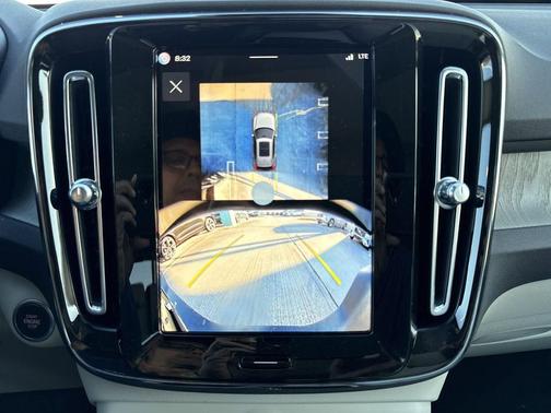 2026 Volvo XC40 B5 Plus