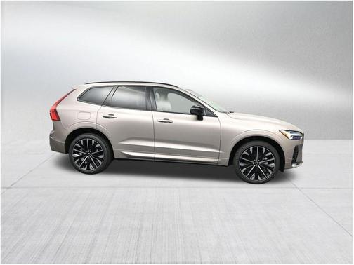 Bright 2026 Volvo XC60 B5 Ultra