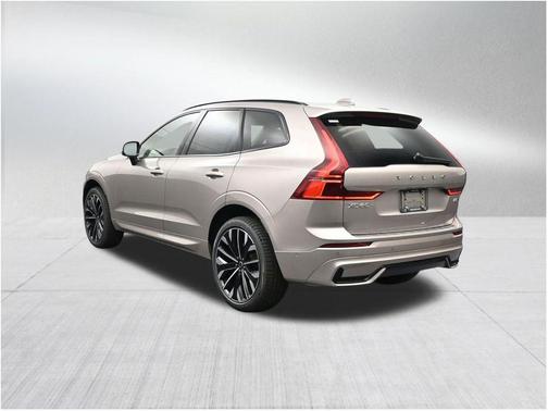 Bright 2026 Volvo XC60 B5 Ultra
