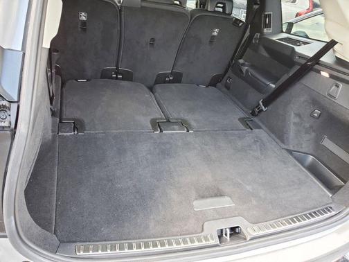 2024 Volvo XC90 B5 Plus Bright Theme