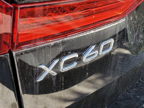 2022 Volvo XC60 B5 Inscription