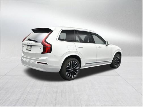 Crystal White Pearl 2026 Volvo XC90 Plug-In Hybrid T8 Plus 7-Seater