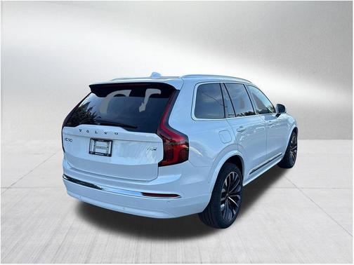 Crystal White Pearl 2026 Volvo XC90 Plug-In Hybrid T8 Plus 7-Seater