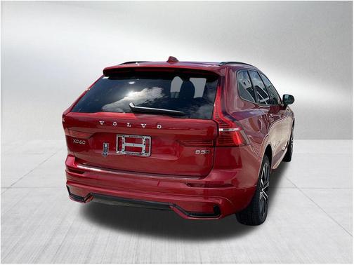 2025 Volvo XC60 B5 Plus