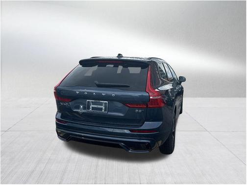 2025 Volvo XC60 B5 Core