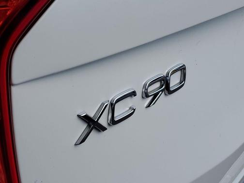 2020 Volvo XC90 T5 Momentum 7 Passenger