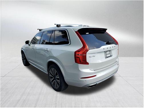 2020 Volvo XC90 T5 Momentum 7 Passenger