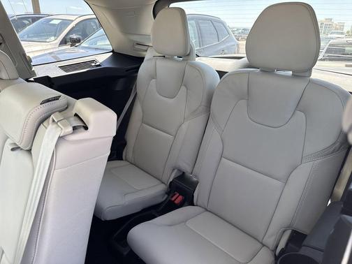 2025 Volvo XC90 B6 Ultra