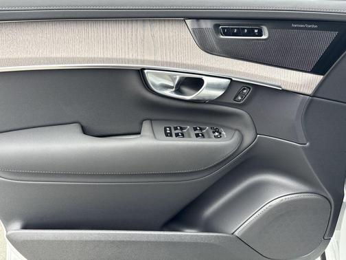 2026 Volvo XC90 B6 Ultra 7-Seater