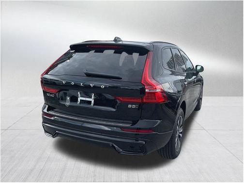 2025 Volvo XC60 B5 Core