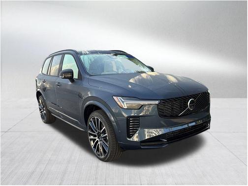 2026 Volvo XC90 B6 Ultra Dark Theme 7-Seater
