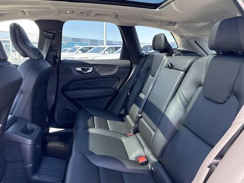 2025 Volvo XC60 Plug-In Hybrid T8 Core