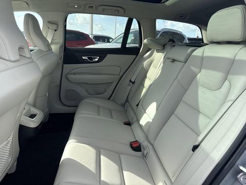 2026 Volvo V60 Cross Country B5 Plus