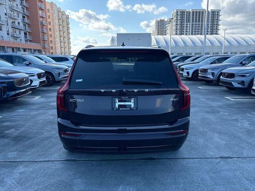 2026 Volvo XC90 B6 Ultra Dark Theme 7-Seater