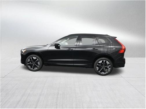 Onyx Black Metallic 2026 Volvo XC60 B5 Plus