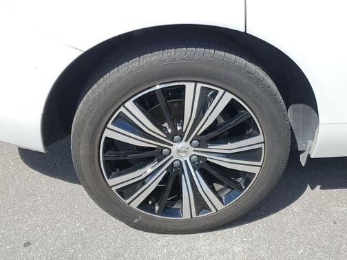 2023 Volvo XC60 B5 Plus Bright Theme