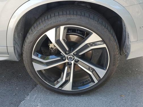 2024 Volvo XC90 B6 Ultimate Bright Theme 7-Seater