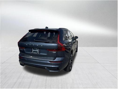 2026 Volvo XC60 Plug-In Hybrid T8 Plus