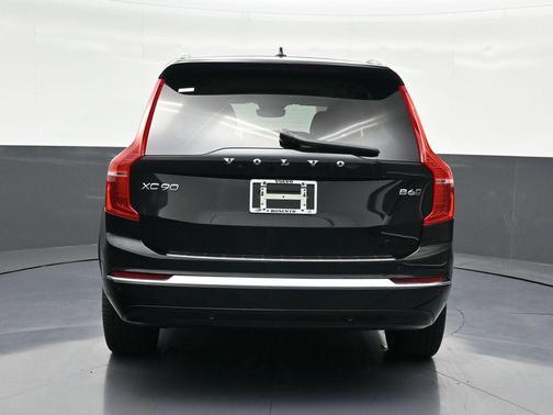 2025 Volvo XC90 B6 Ultra