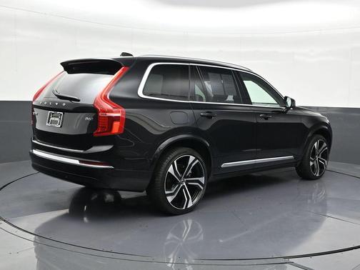2025 Volvo XC90 B6 Ultra