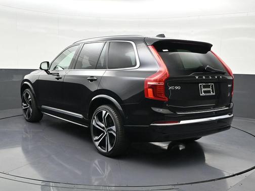 2025 Volvo XC90 B6 Ultra