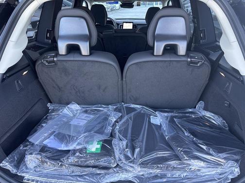 2025 Volvo XC90 Plug-In Hybrid T8 Plus 7-Seater