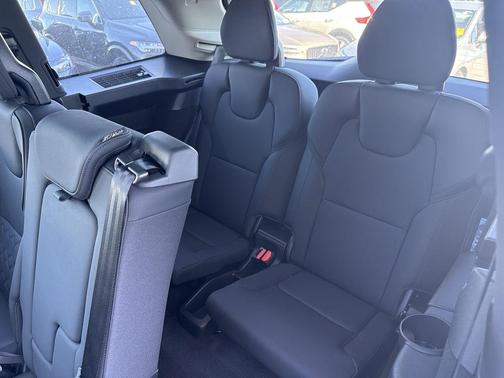 2025 Volvo XC90 Plug-In Hybrid T8 Plus 7-Seater