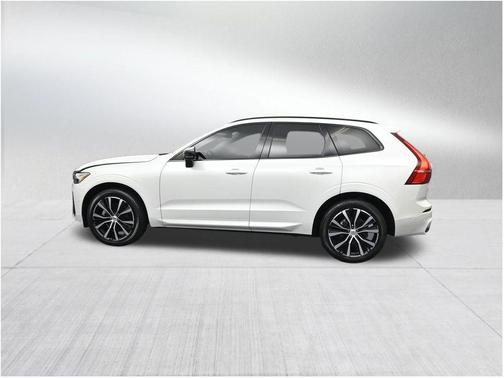 Crystal White 2024 Volvo XC60 B5 Plus Dark Theme