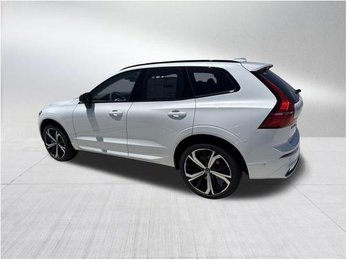 2025 Volvo XC60 B5 Ultra