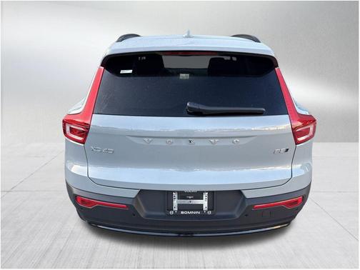 2026 Volvo XC40 B5 Core