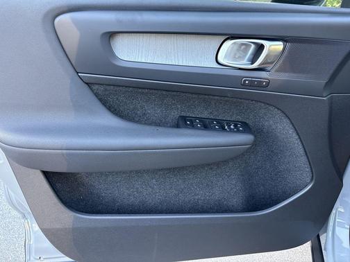 2026 Volvo XC40 B5 Core