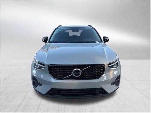 2026 Volvo XC40 B5 Core